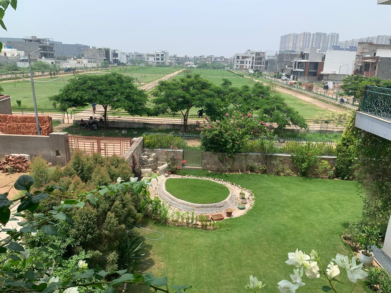 Lawn garden seen from the upper floor
